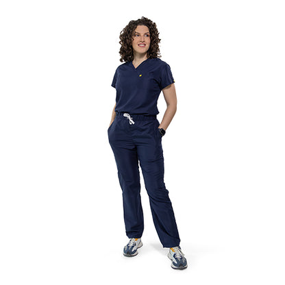 Uniforme Dama Esencial Cuello V Pantalón Clásico