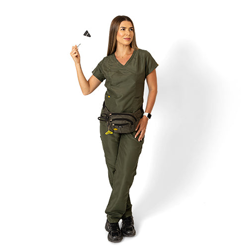 Uniforme Dama Esencial Cuello Cruzado Pantalón Clásico